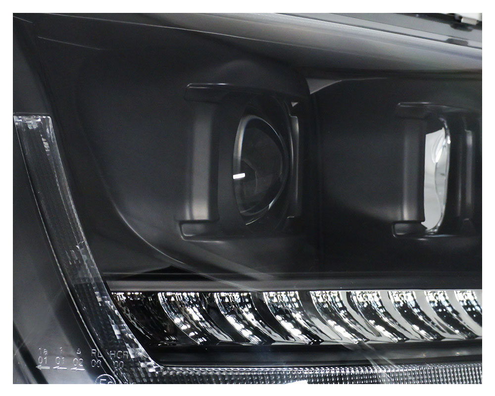 Lightbar Tagfahrlicht + Laufblinker Scheinwerfer schwarz für VW T5 Bus GP  Facelift 09-15