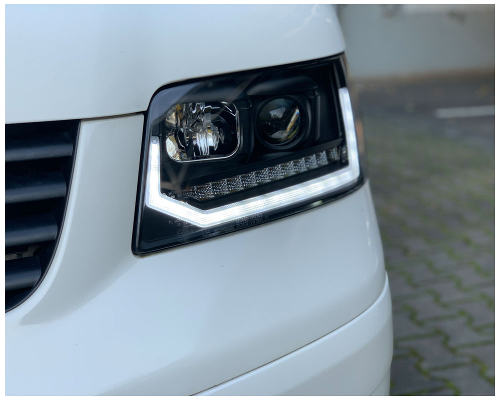 Scheinwerfer Set für VW T5 Facelift in Schwarz