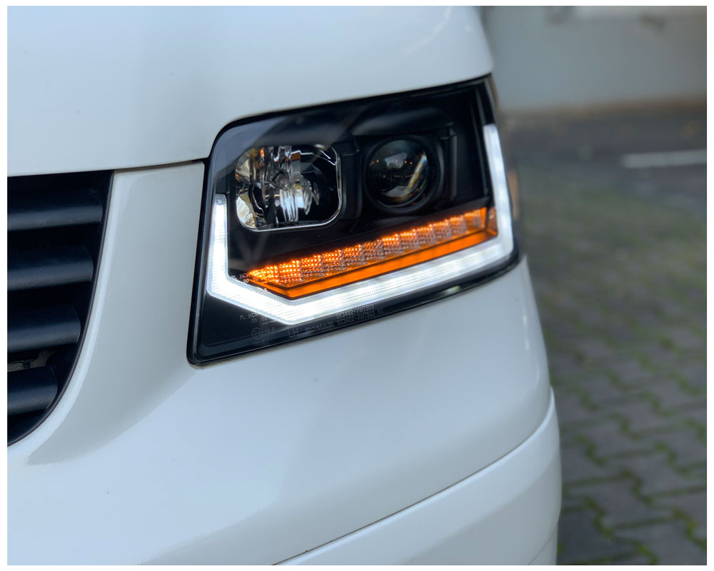 LED Tagfahrlicht Scheinwerfer VW T5 03 09 mit dynamischem Blinker schwarz litec innovations