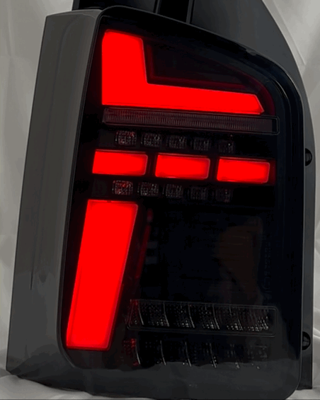 LED Rückleuchten VW T5.2 GP 09-15 Flügeltürer im T6.1 Look mit dynamischem  Blinker schwarz/rauch/weiß - litec innovations
